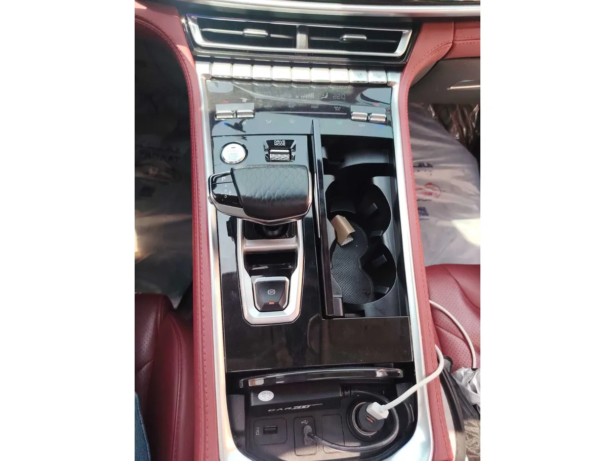 Car image 20