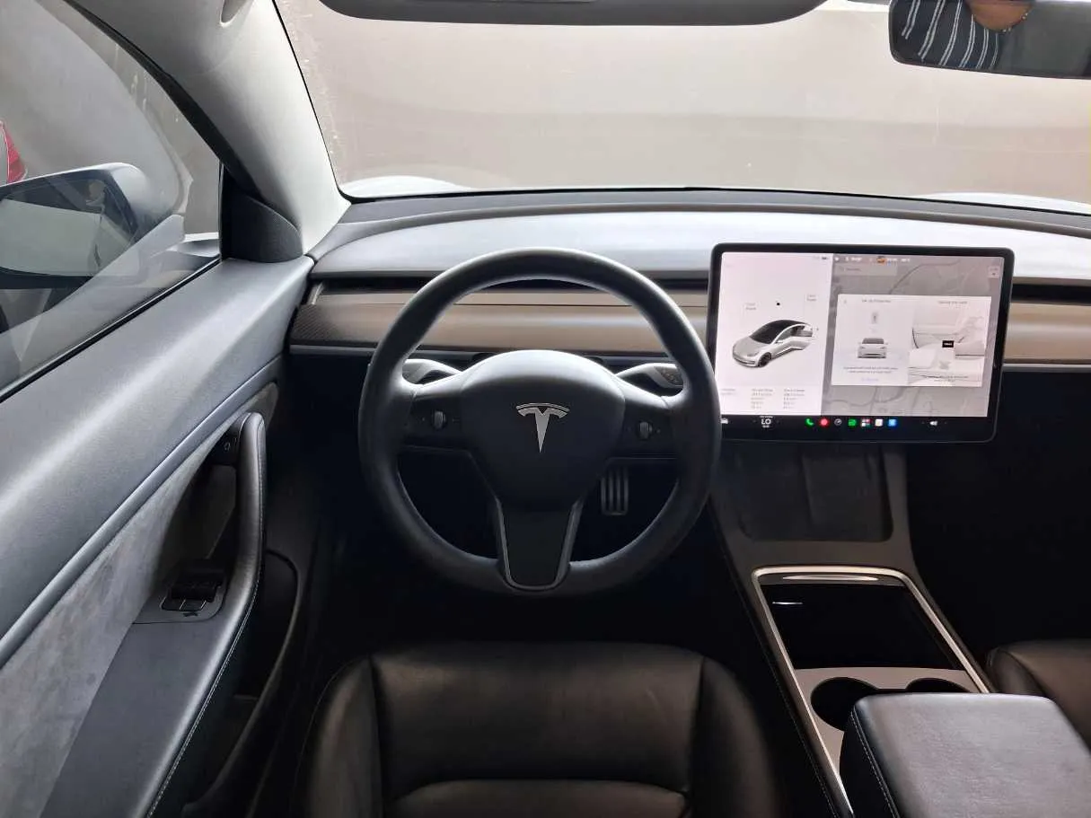 Car image 22