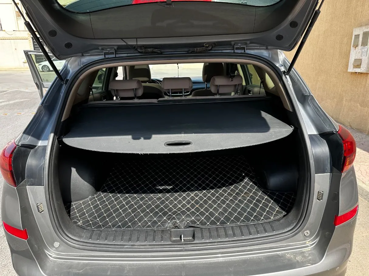 Car image 23