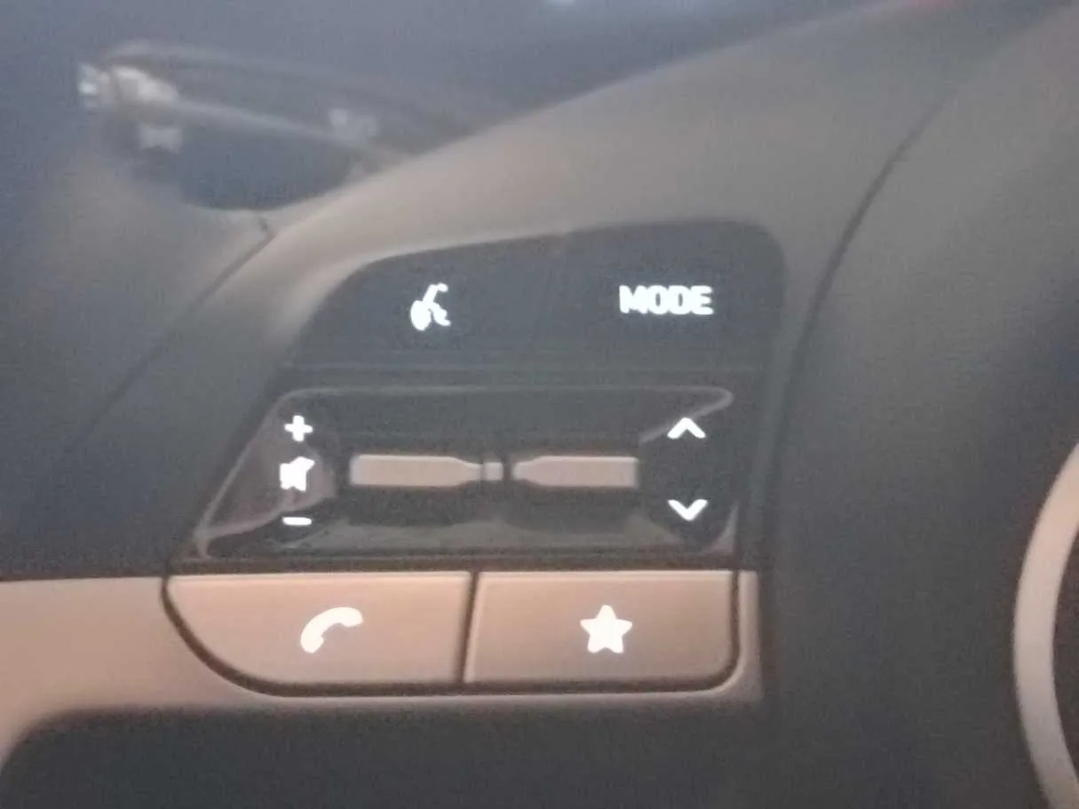 Car image 29