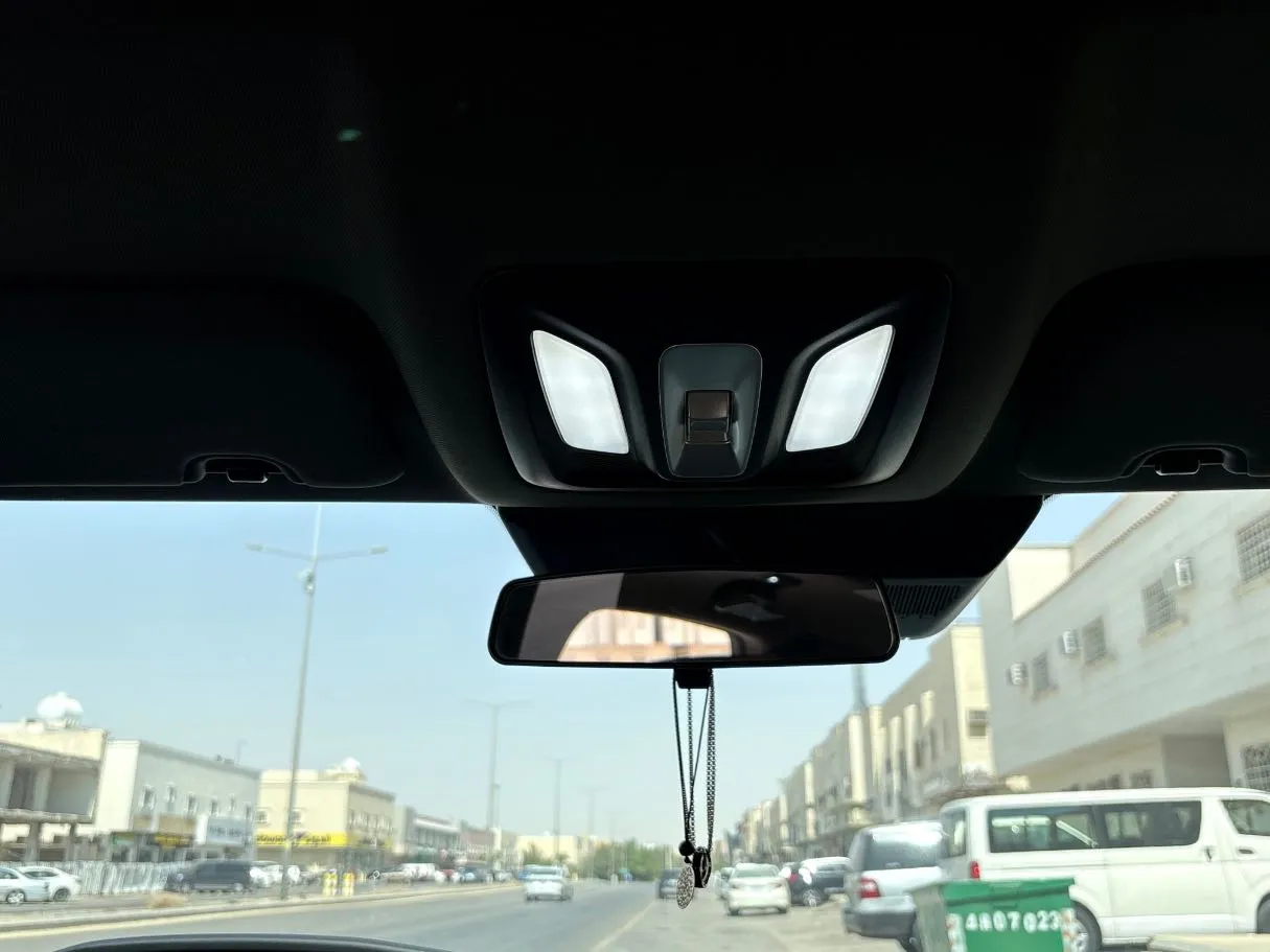 Car image 23