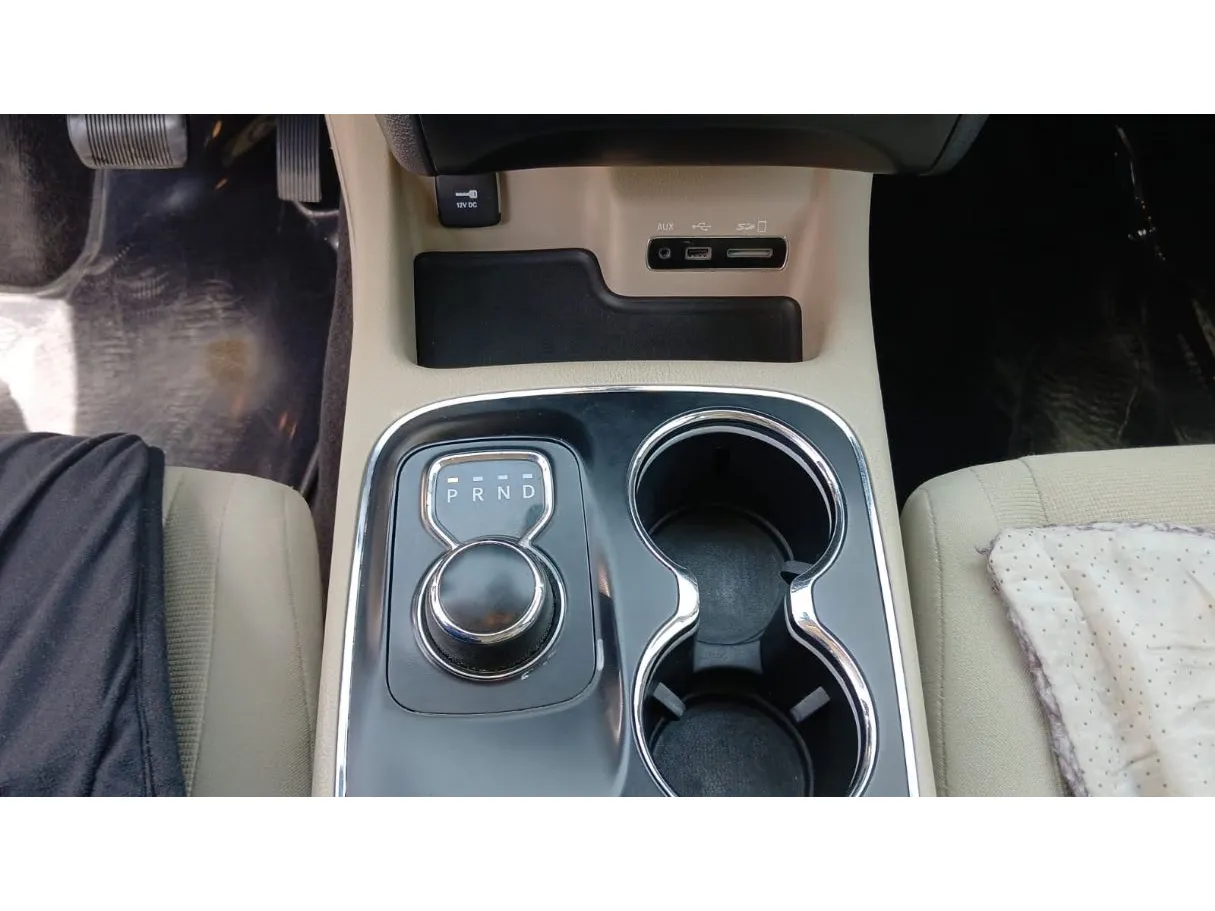 Car image 15