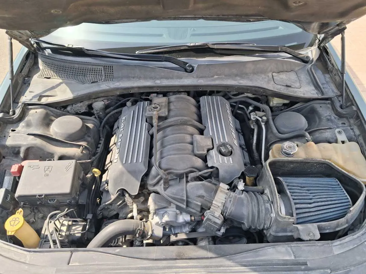 Car image 9