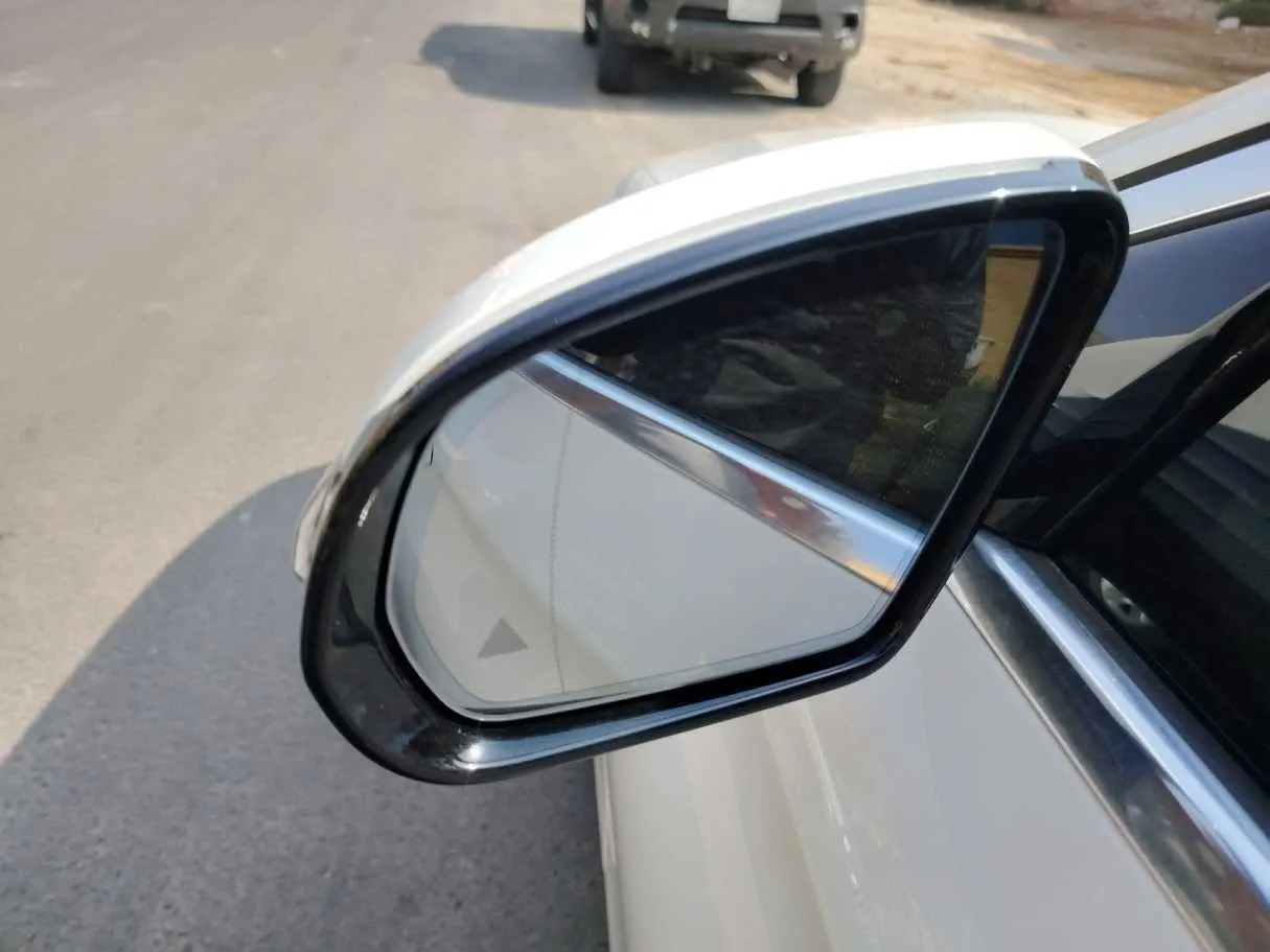 Car image 43