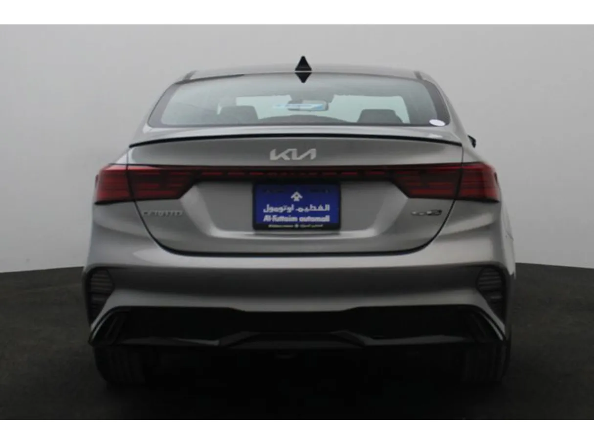 Car image 12