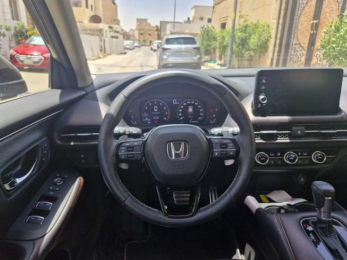 Car image 18