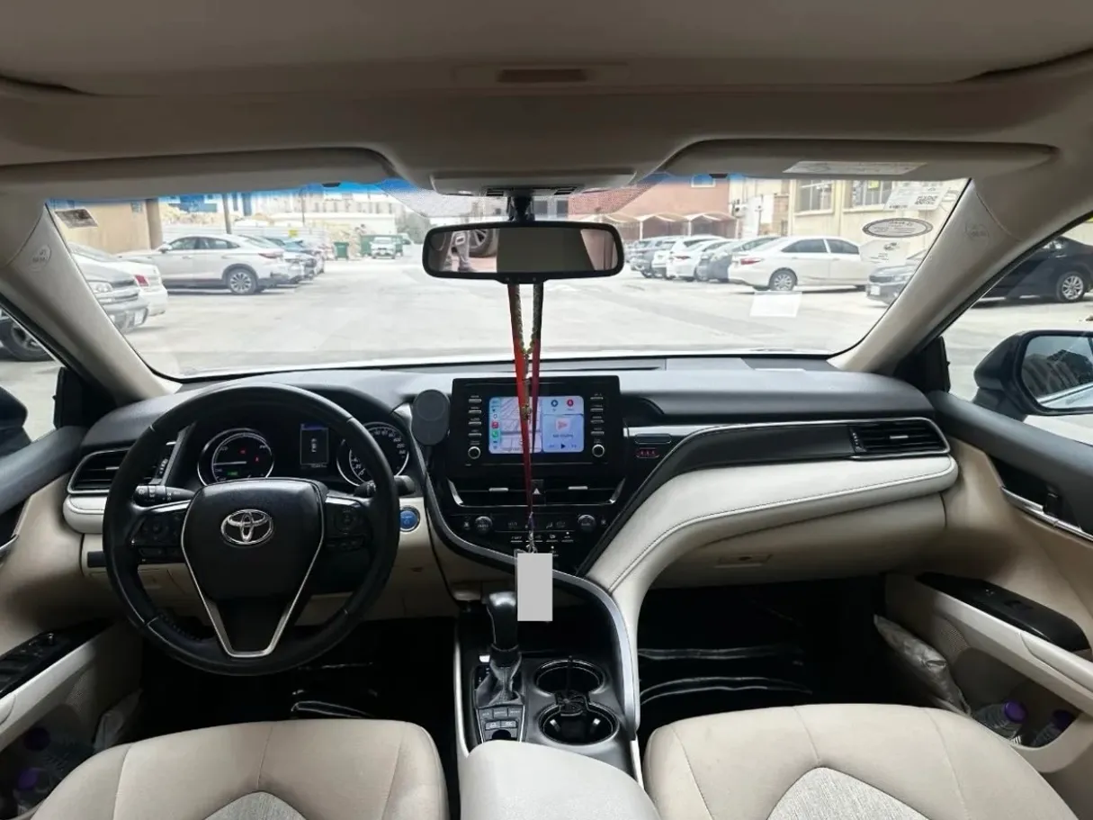 Car image 6