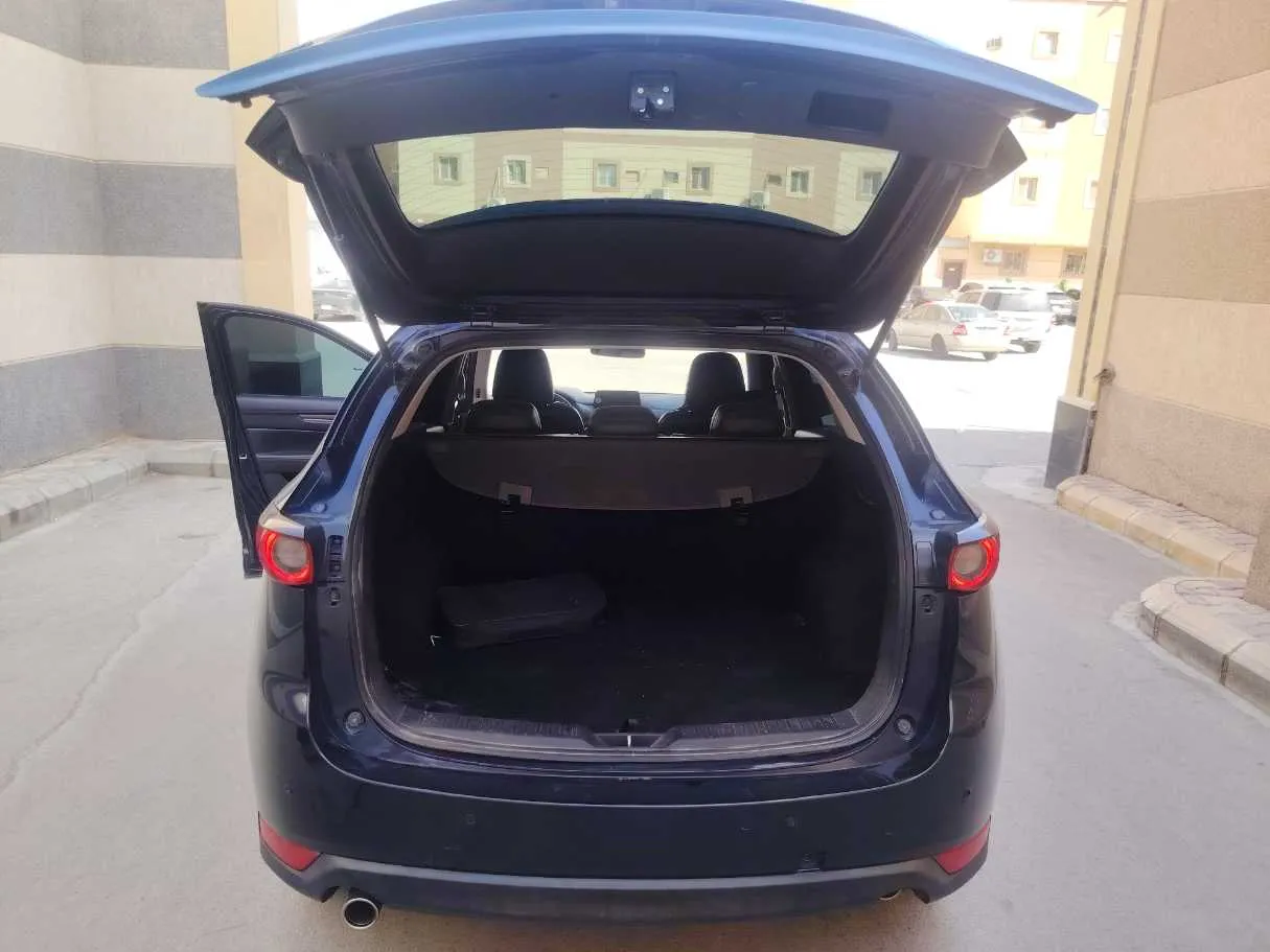 Car image 21