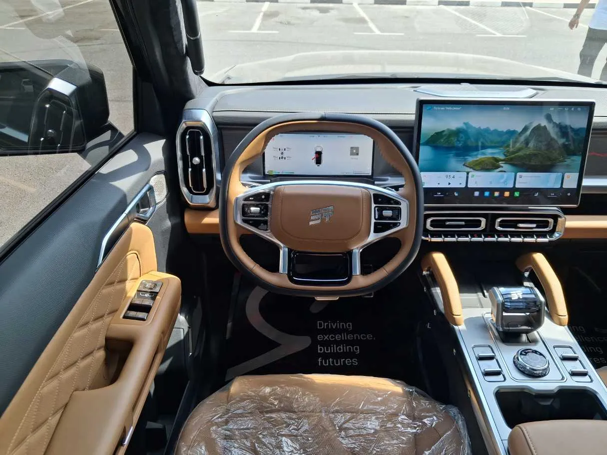 Car image 18