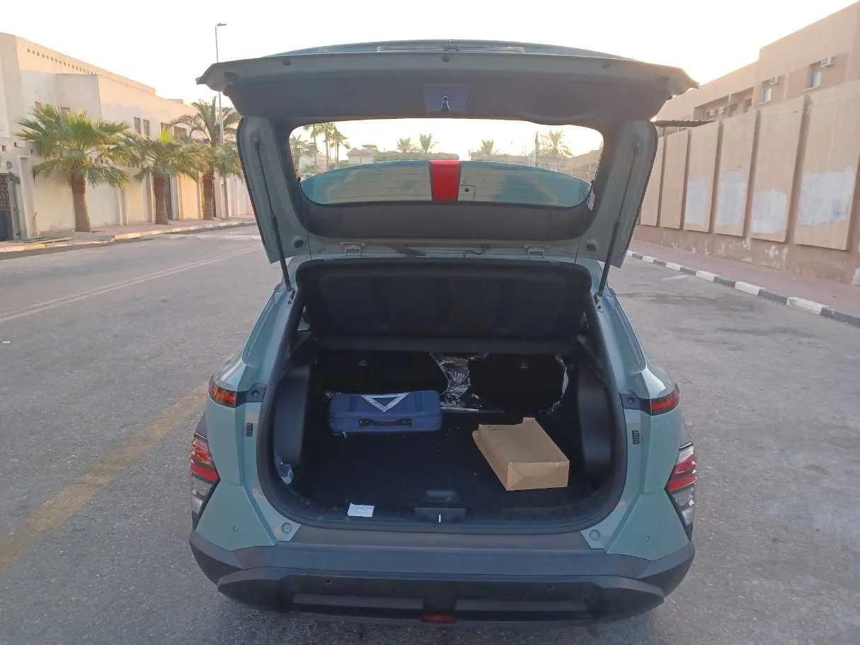 Car image 18