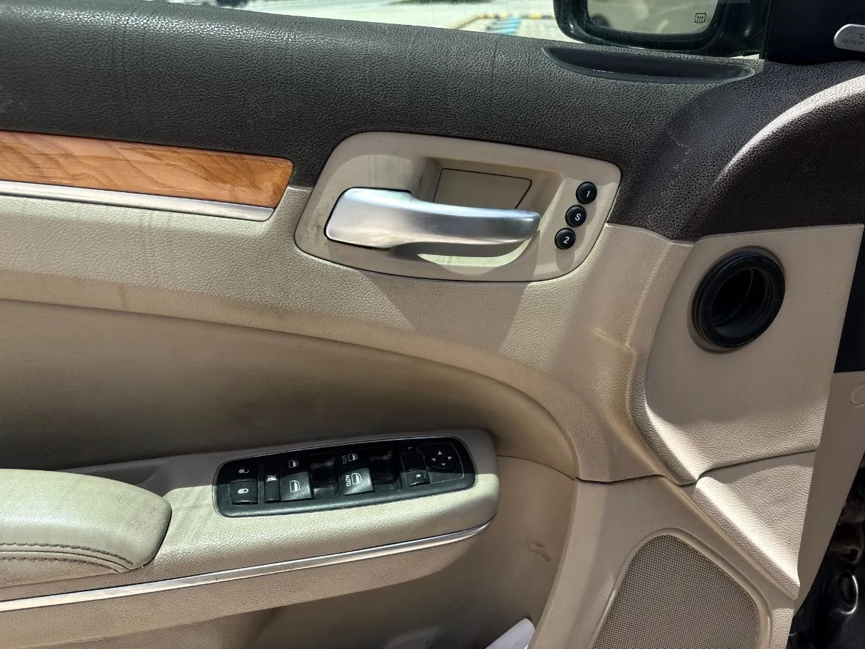 Car image 24