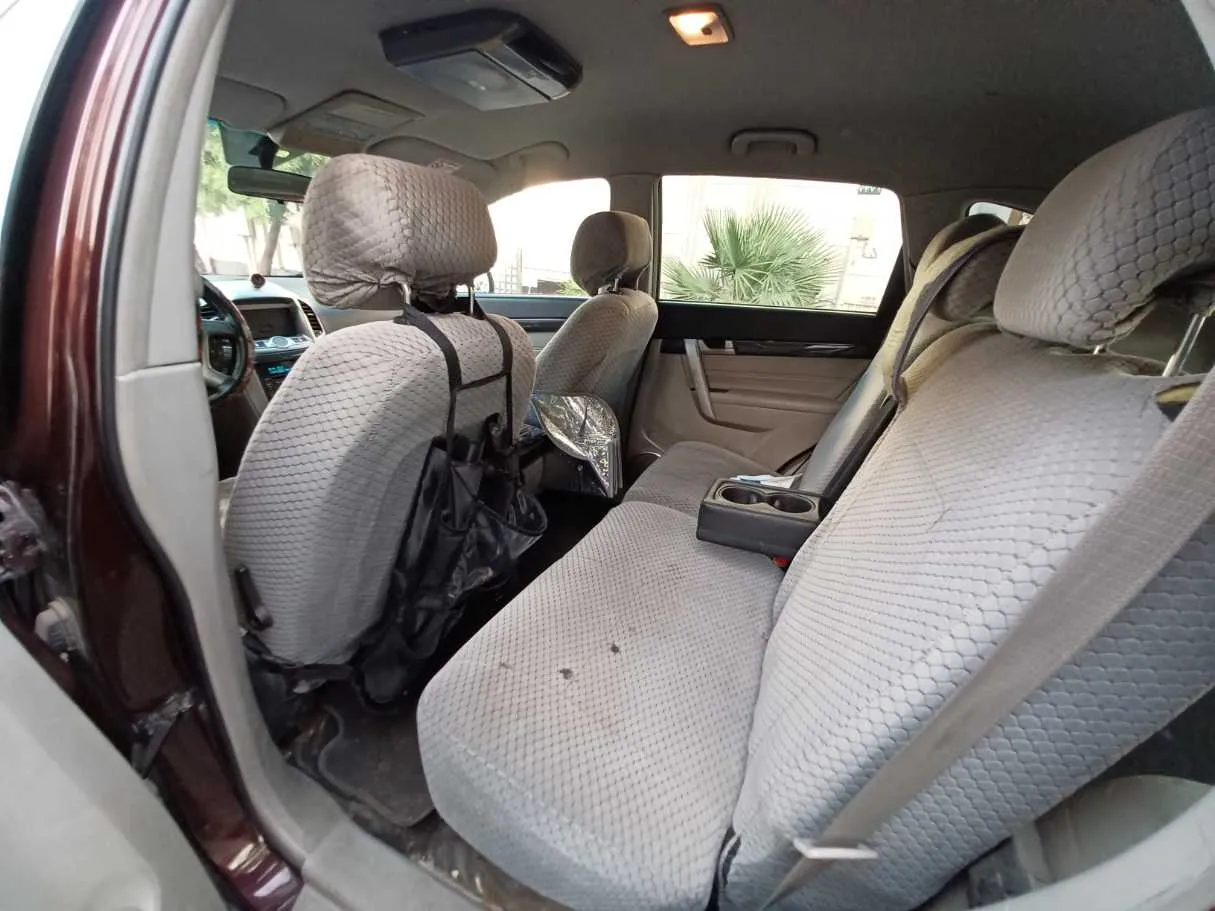 Car image 12