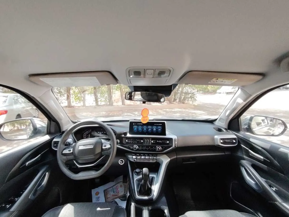 Car image 17