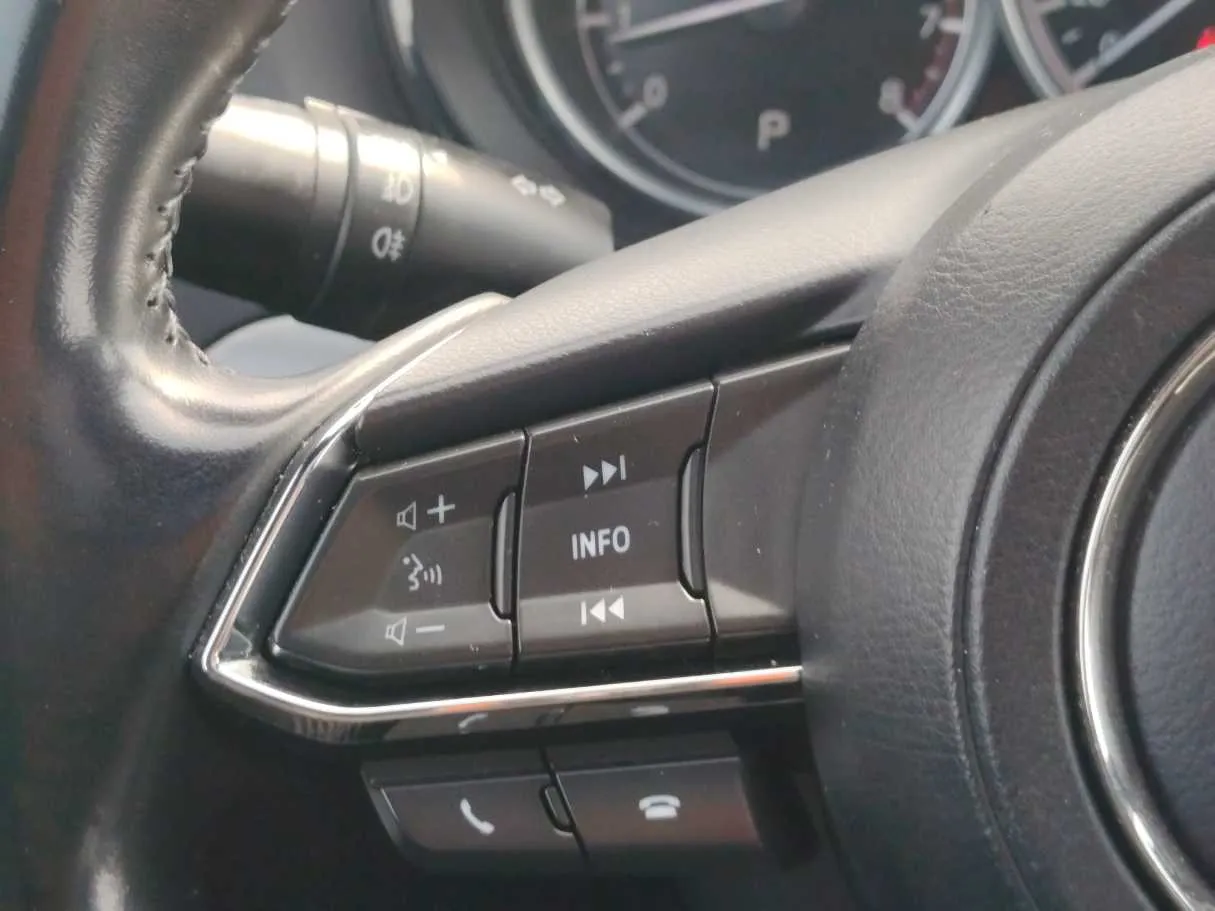 Car image 27
