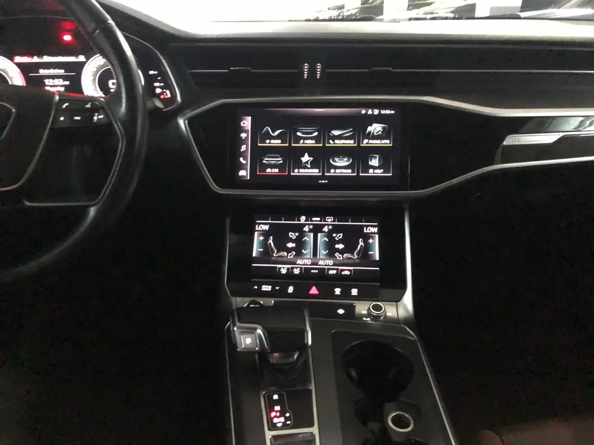 Car image 17