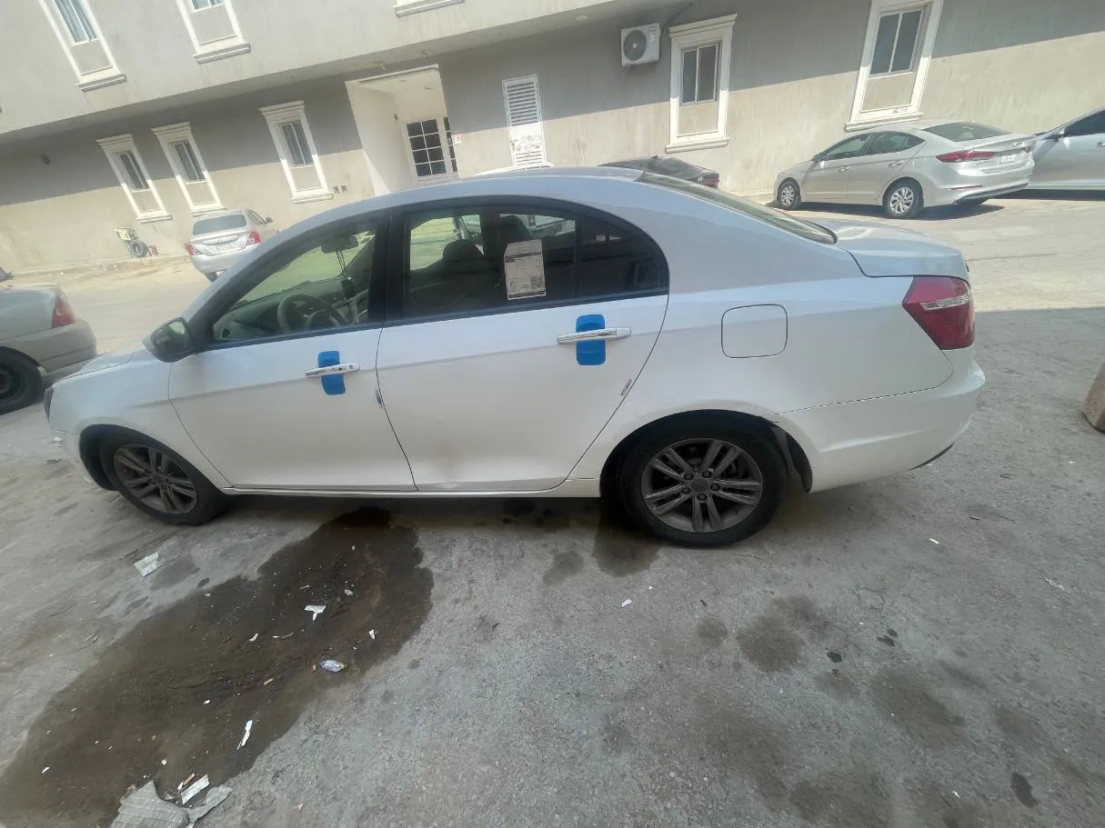 Car image 8