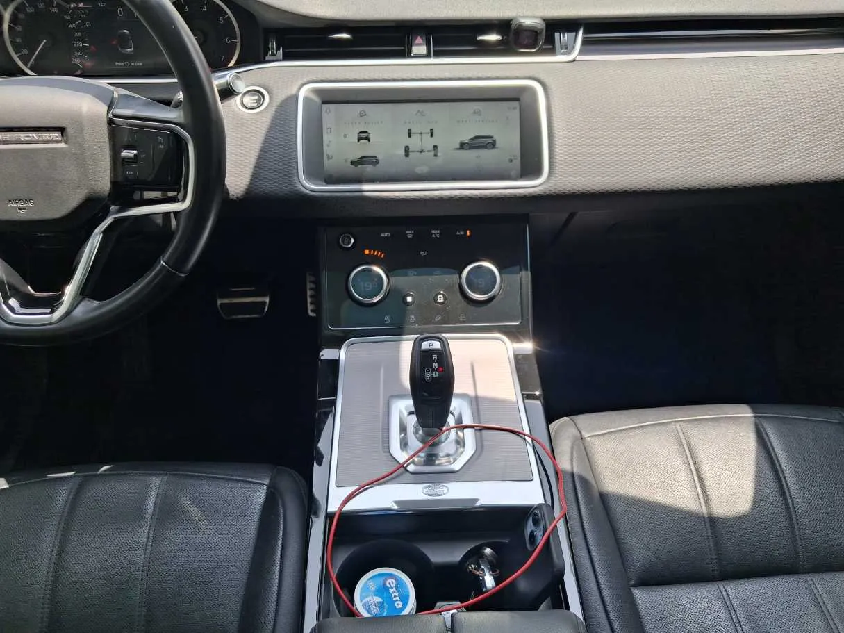Car image 17
