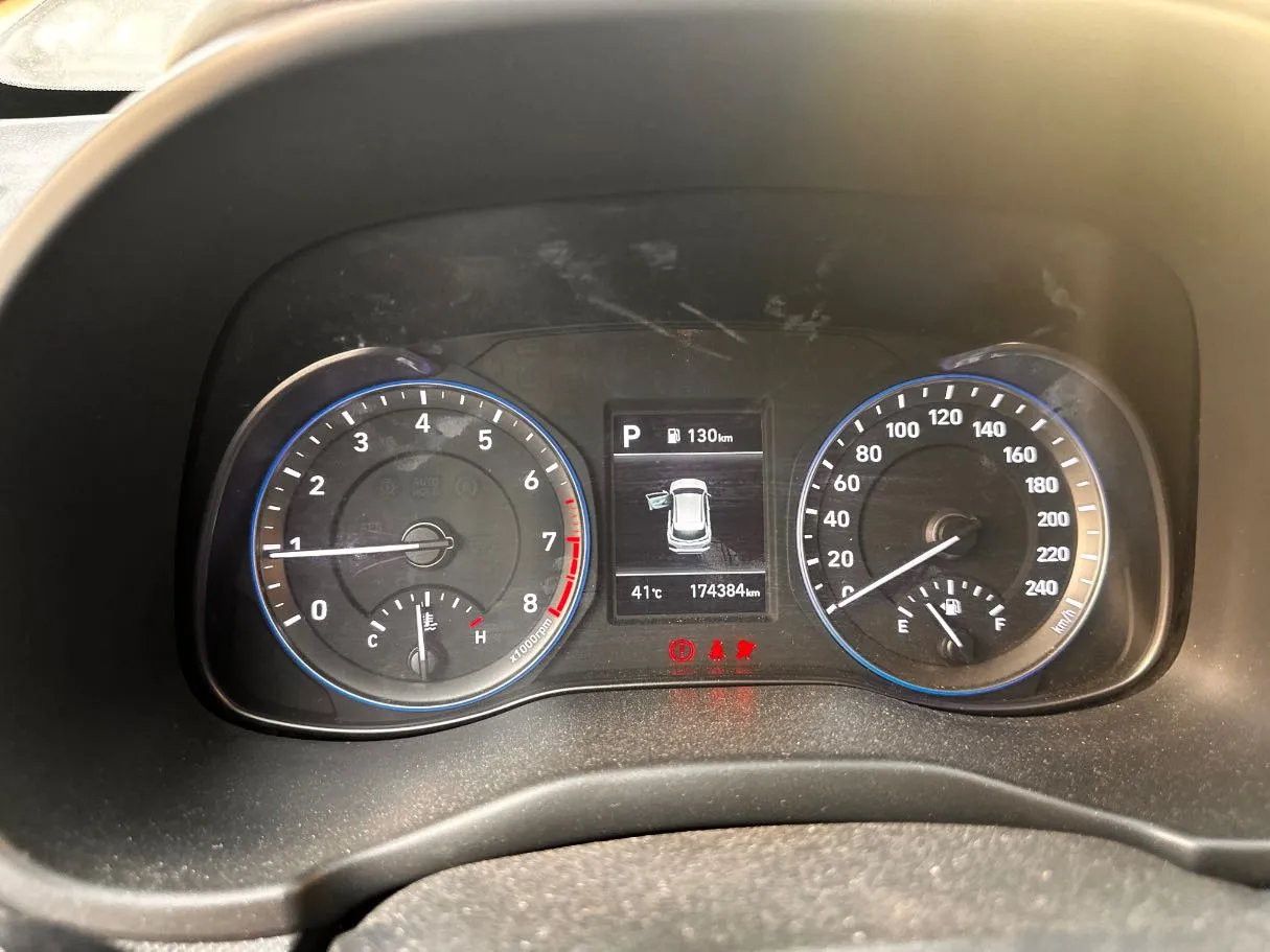 Car image 21