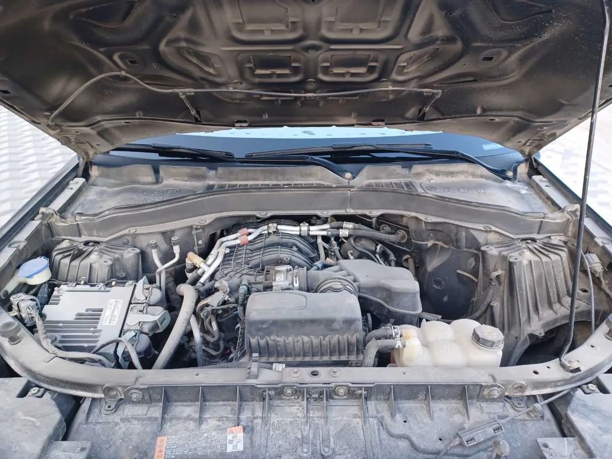 Car image 26