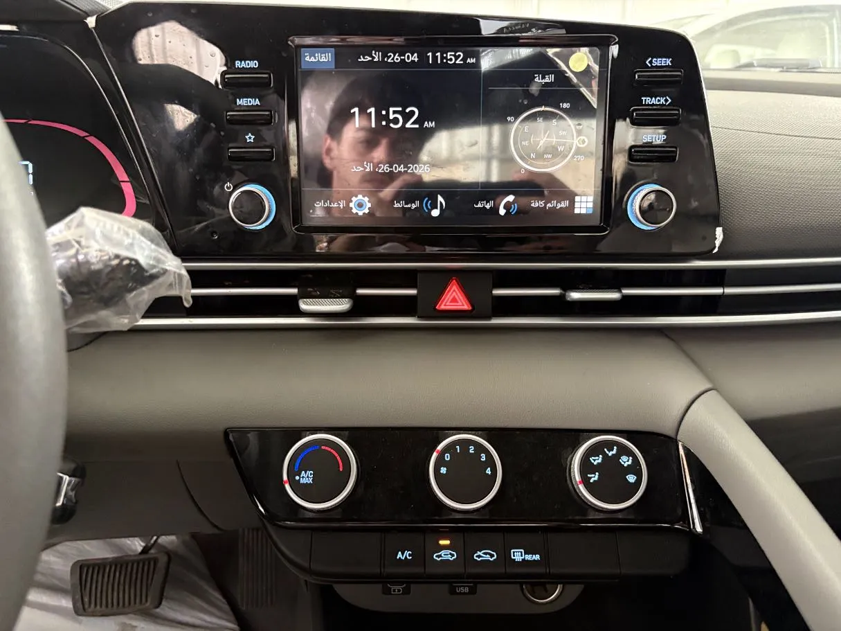 Car image 12