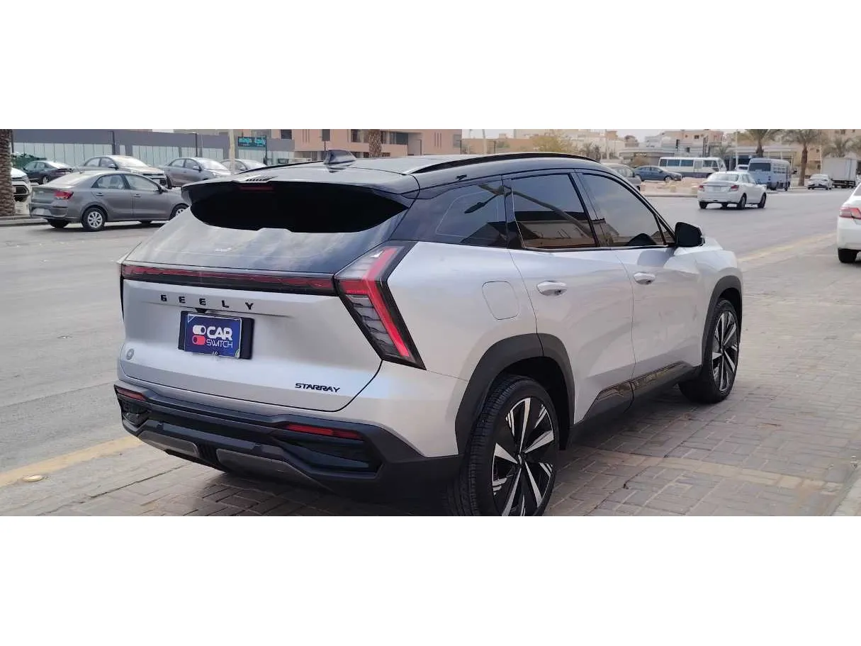 Car image 5