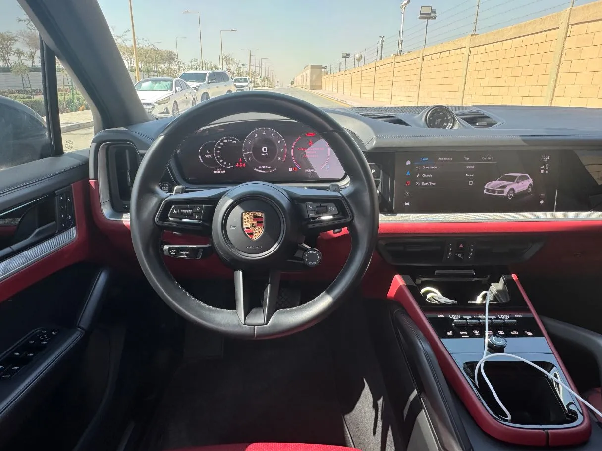 Car image 15