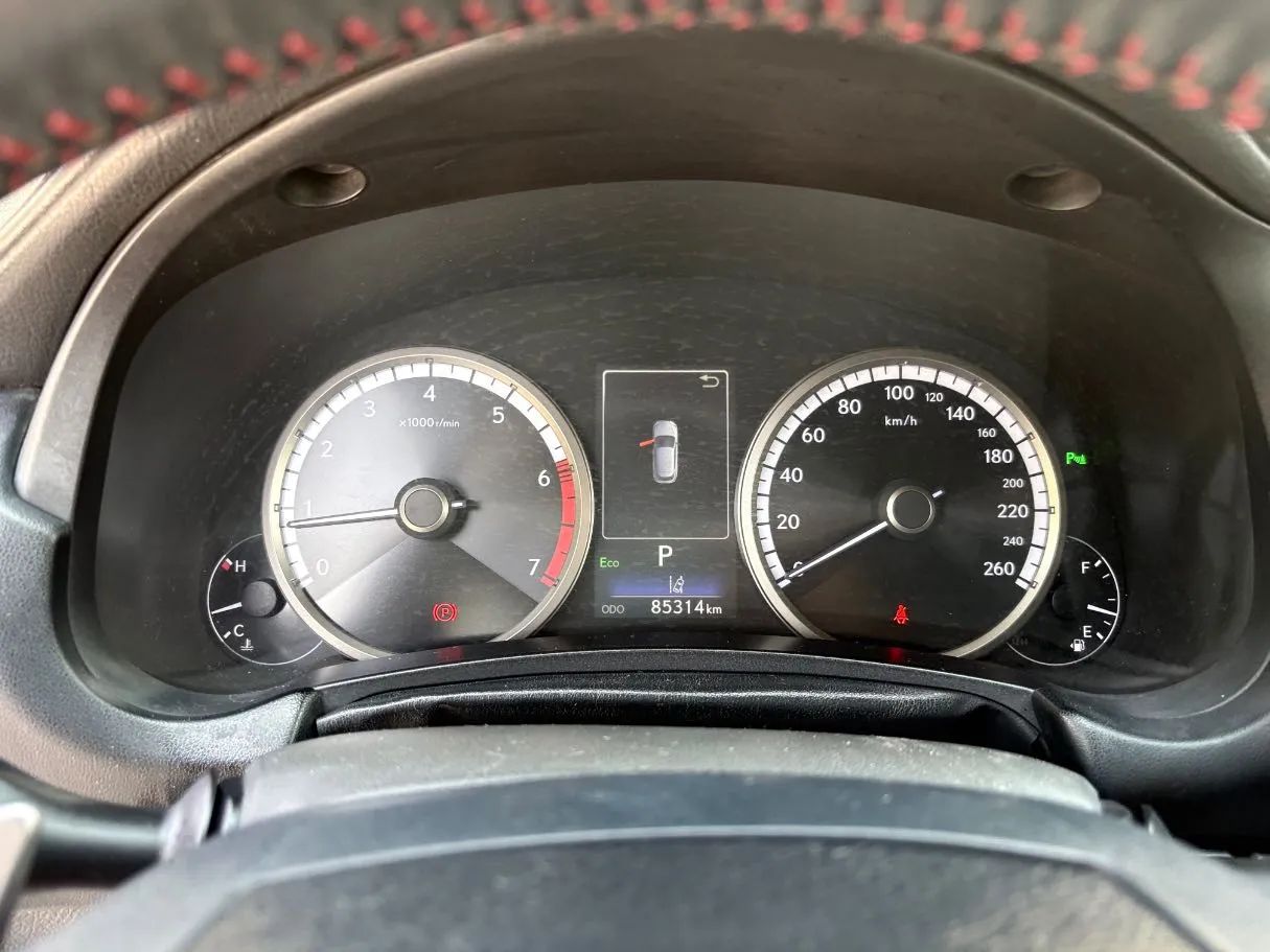 Car image 23