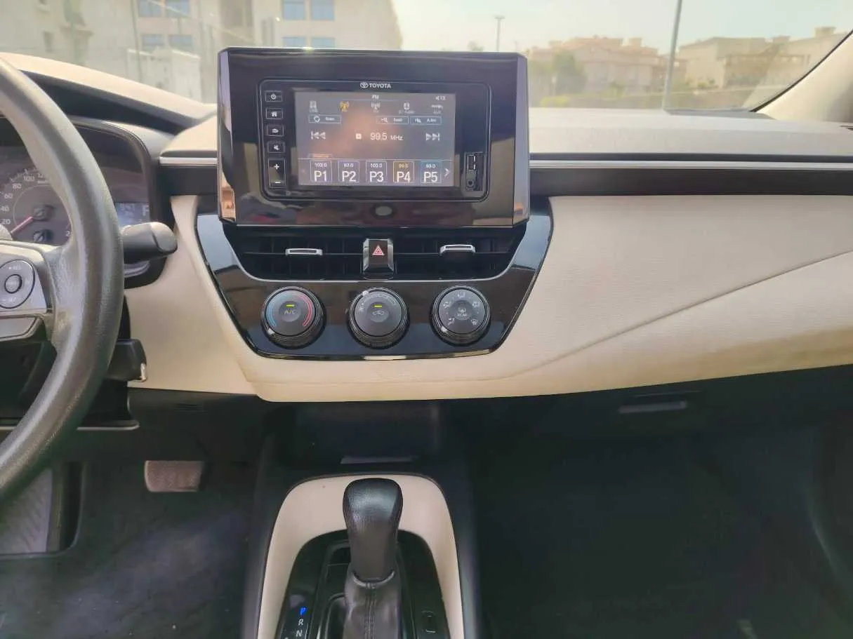 Car image 25