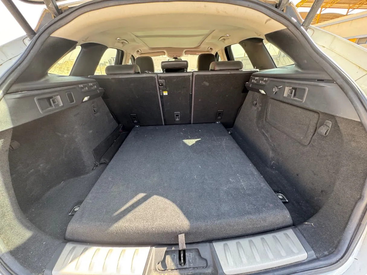 Car image 23