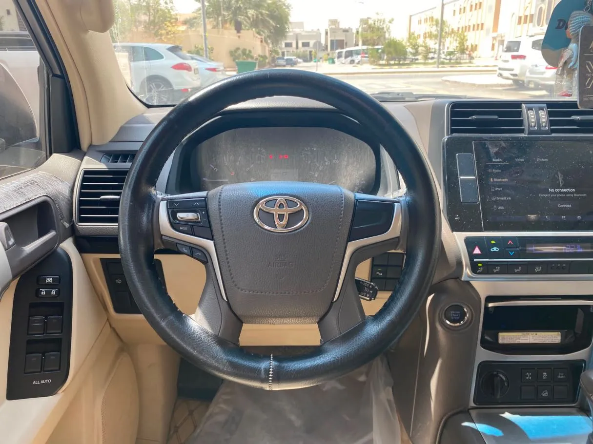 Car image 18