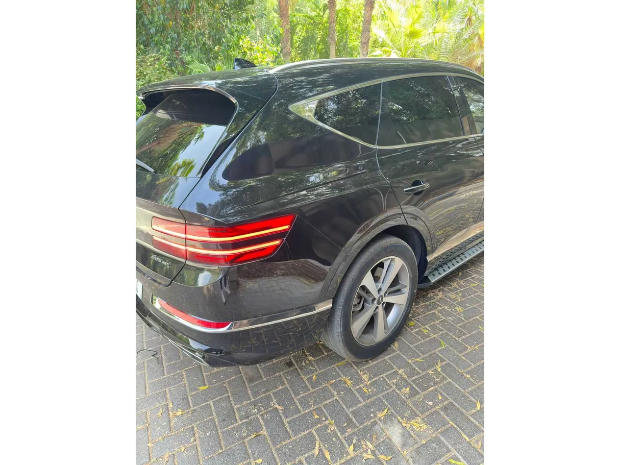 Car image 7