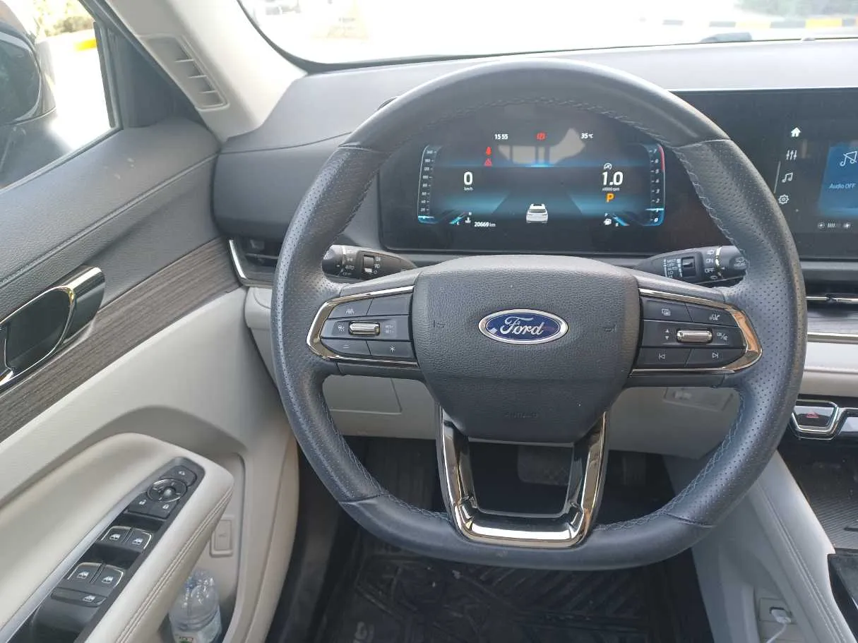 Car image 16