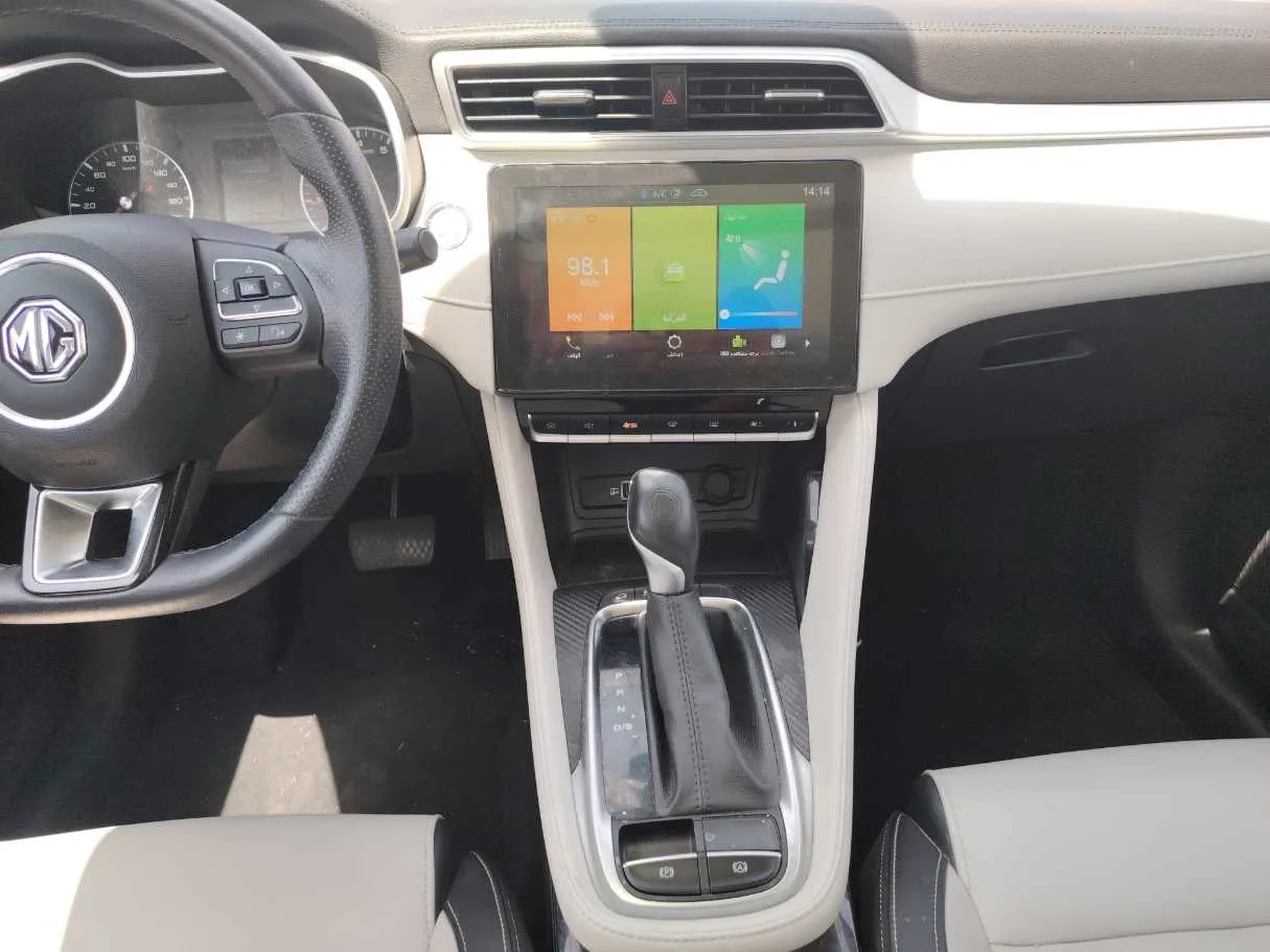 Car image 17
