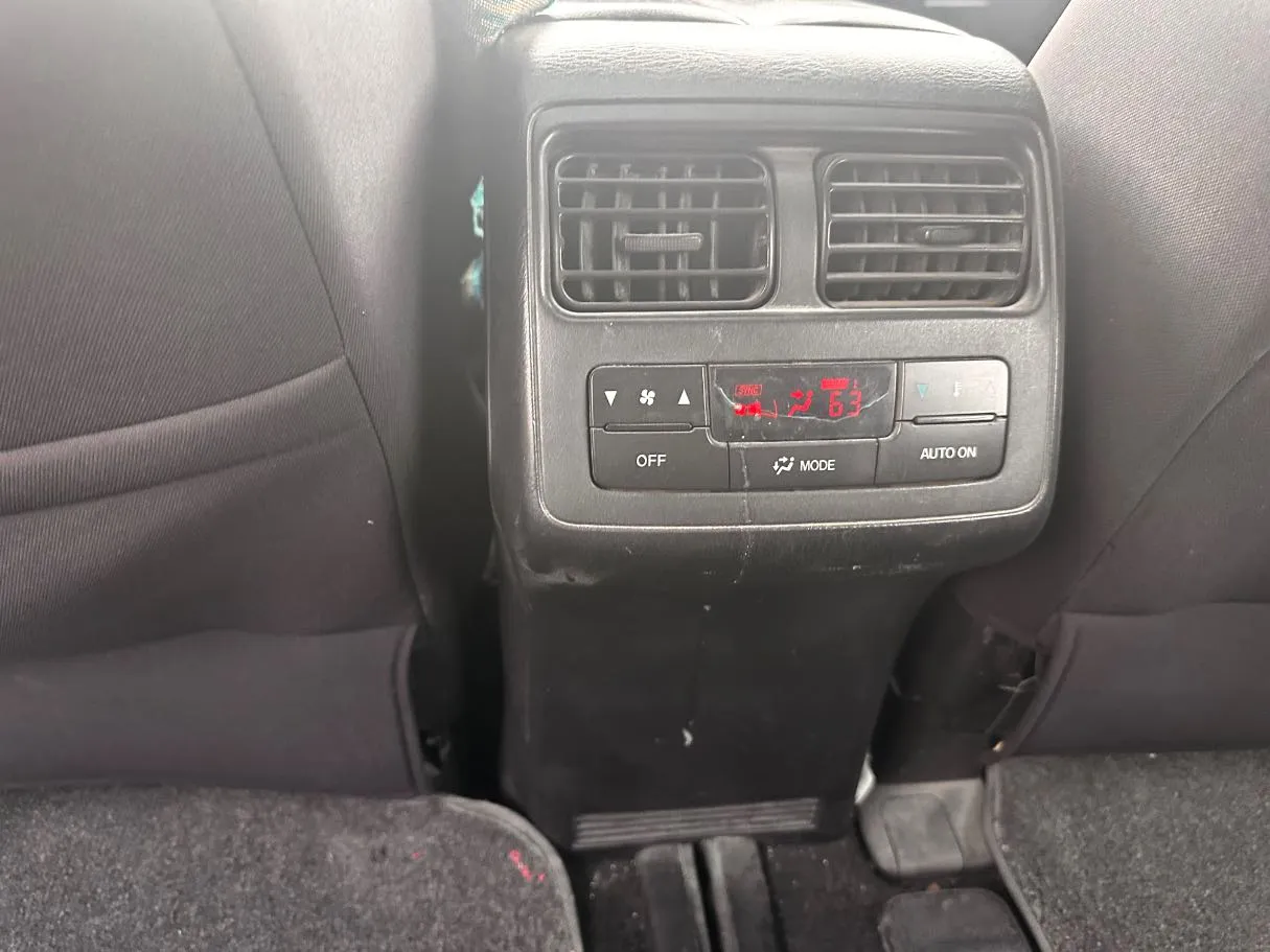 Car image 22