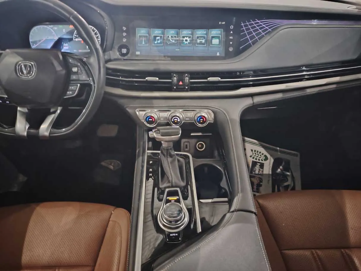 Car image 24