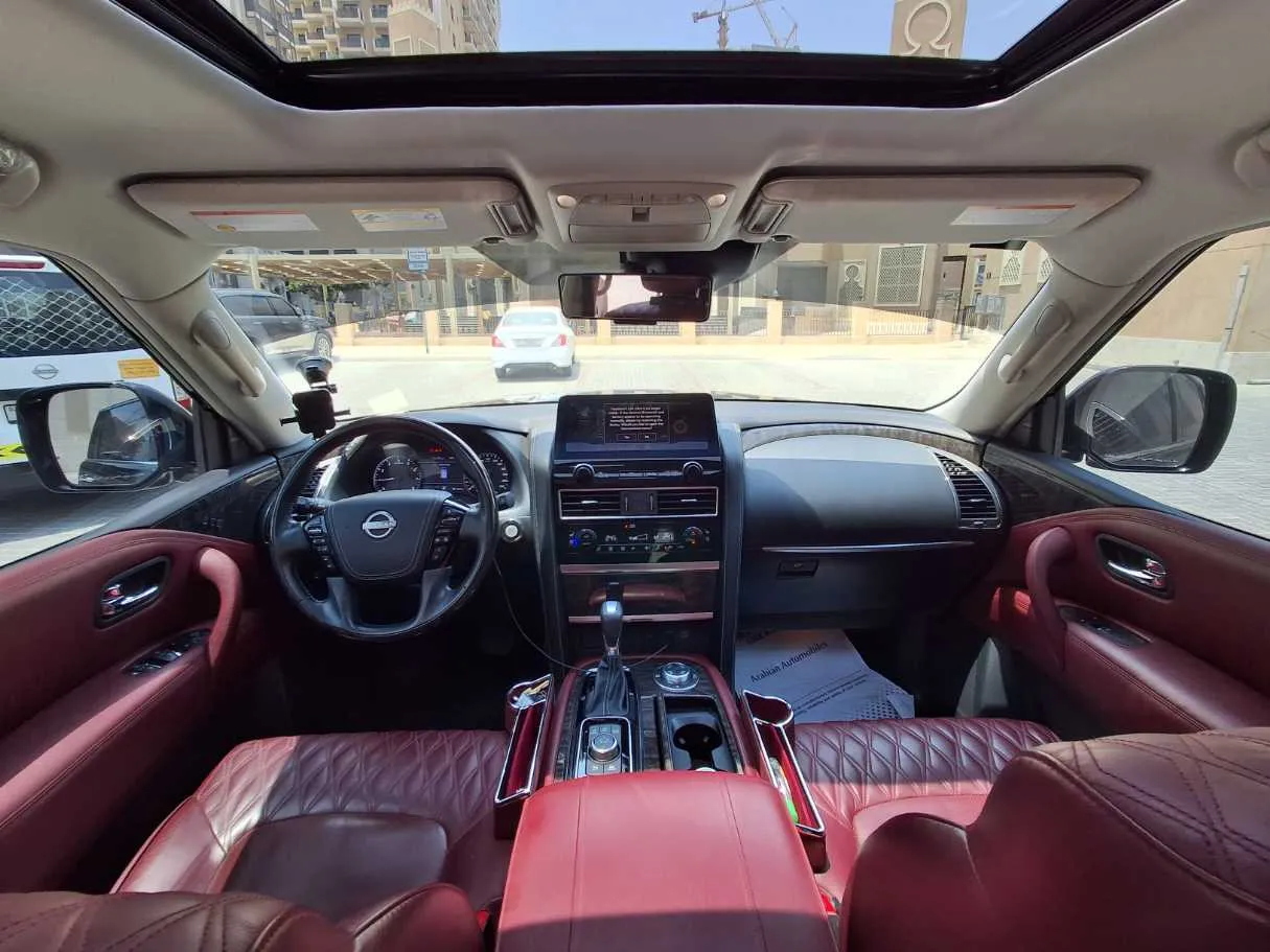 Car image 14