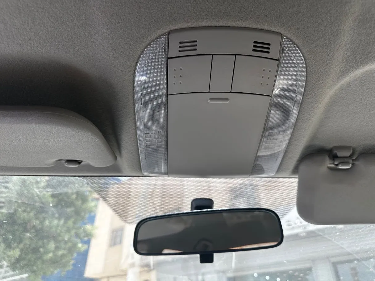 Car image 24