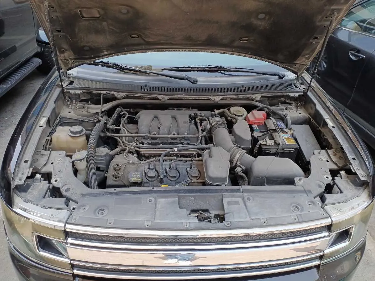 Car image 25