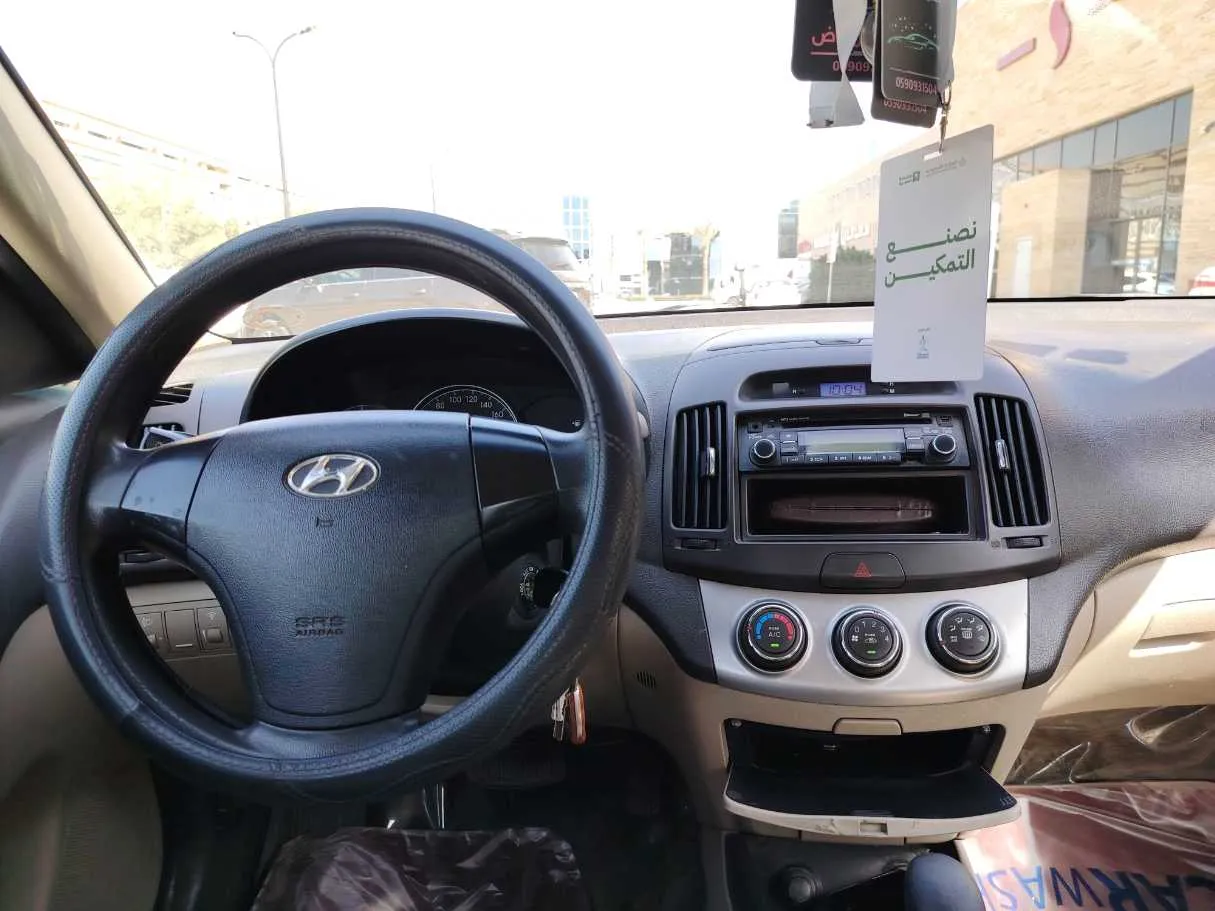 Car image 17