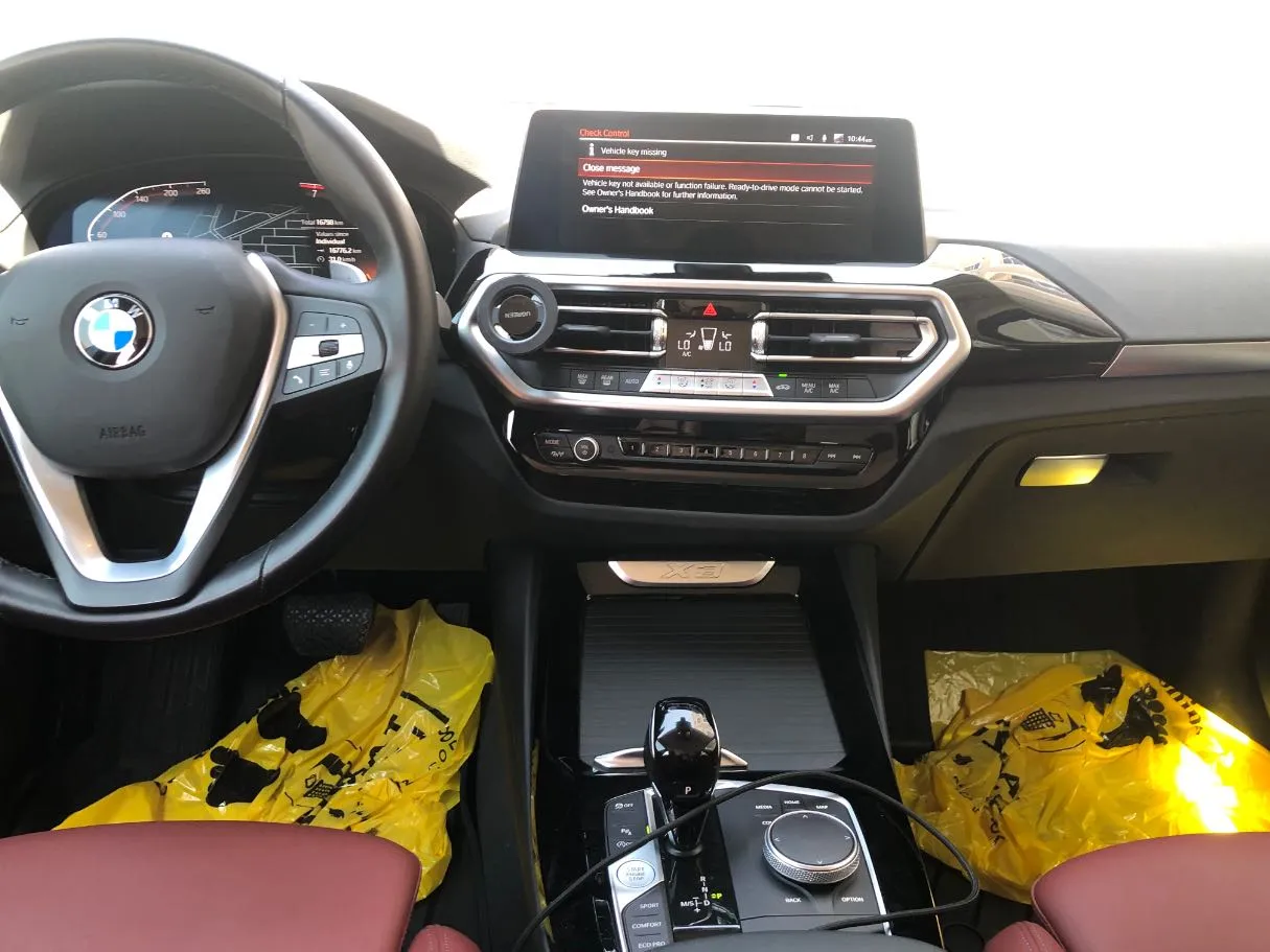 Car image 16