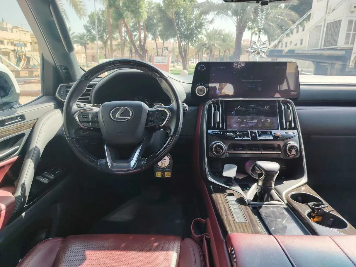 Car image 22