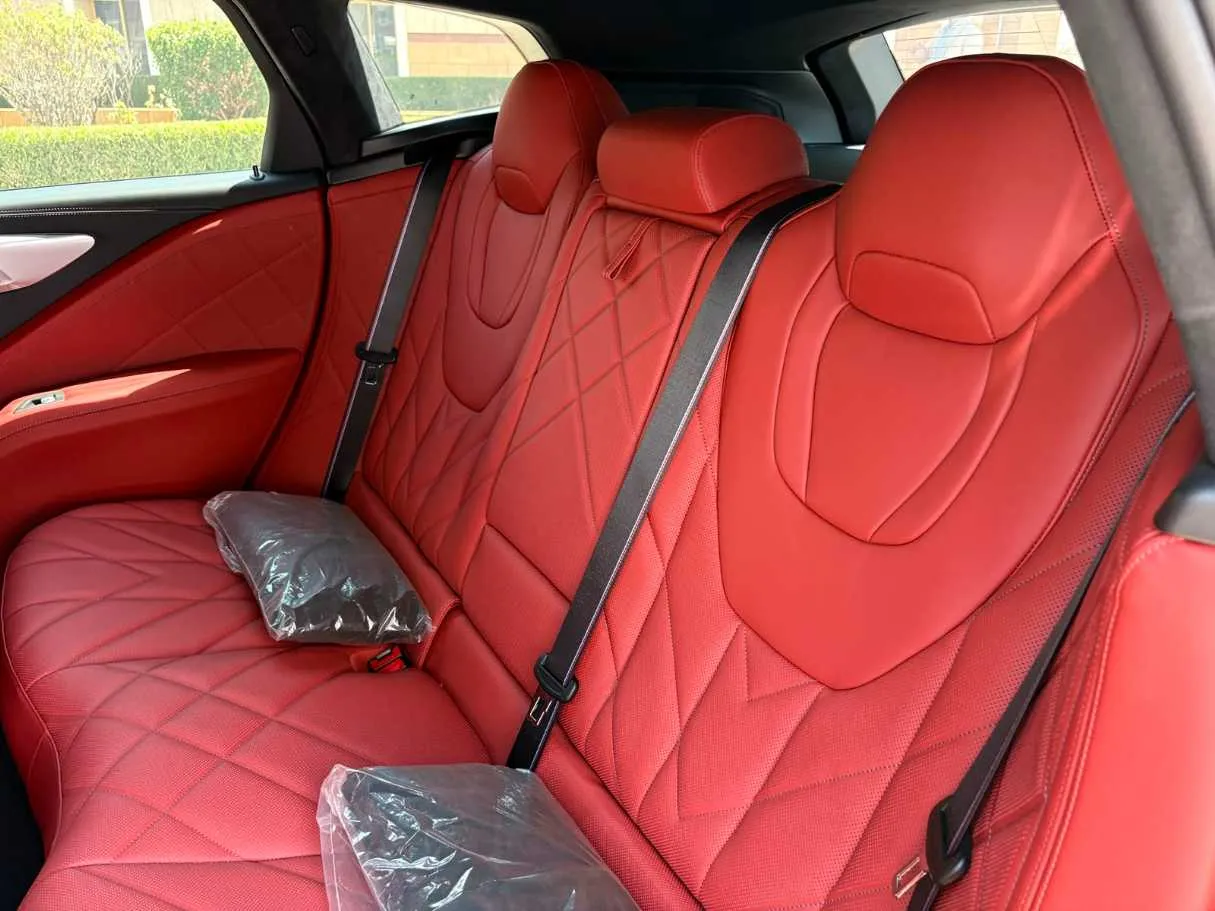Car image 21