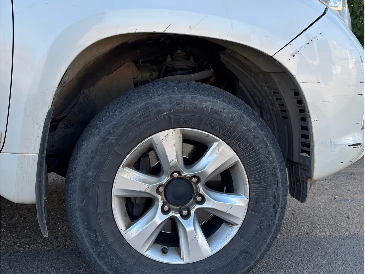 Car image 11