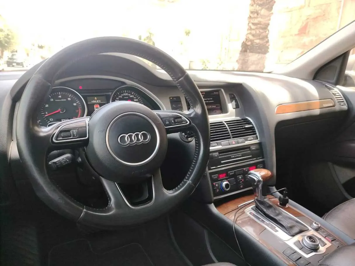 Car image 29