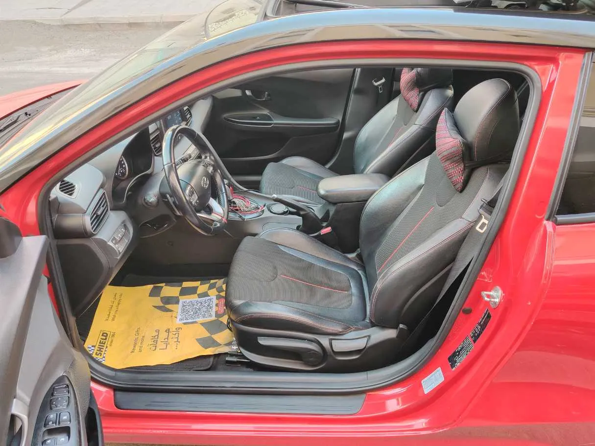 Car image 12