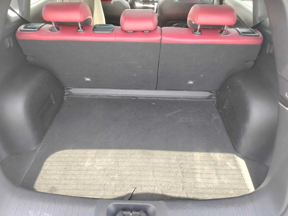 Car image 31