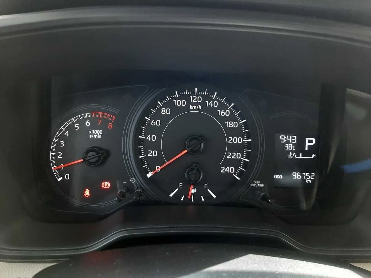 Car image 18