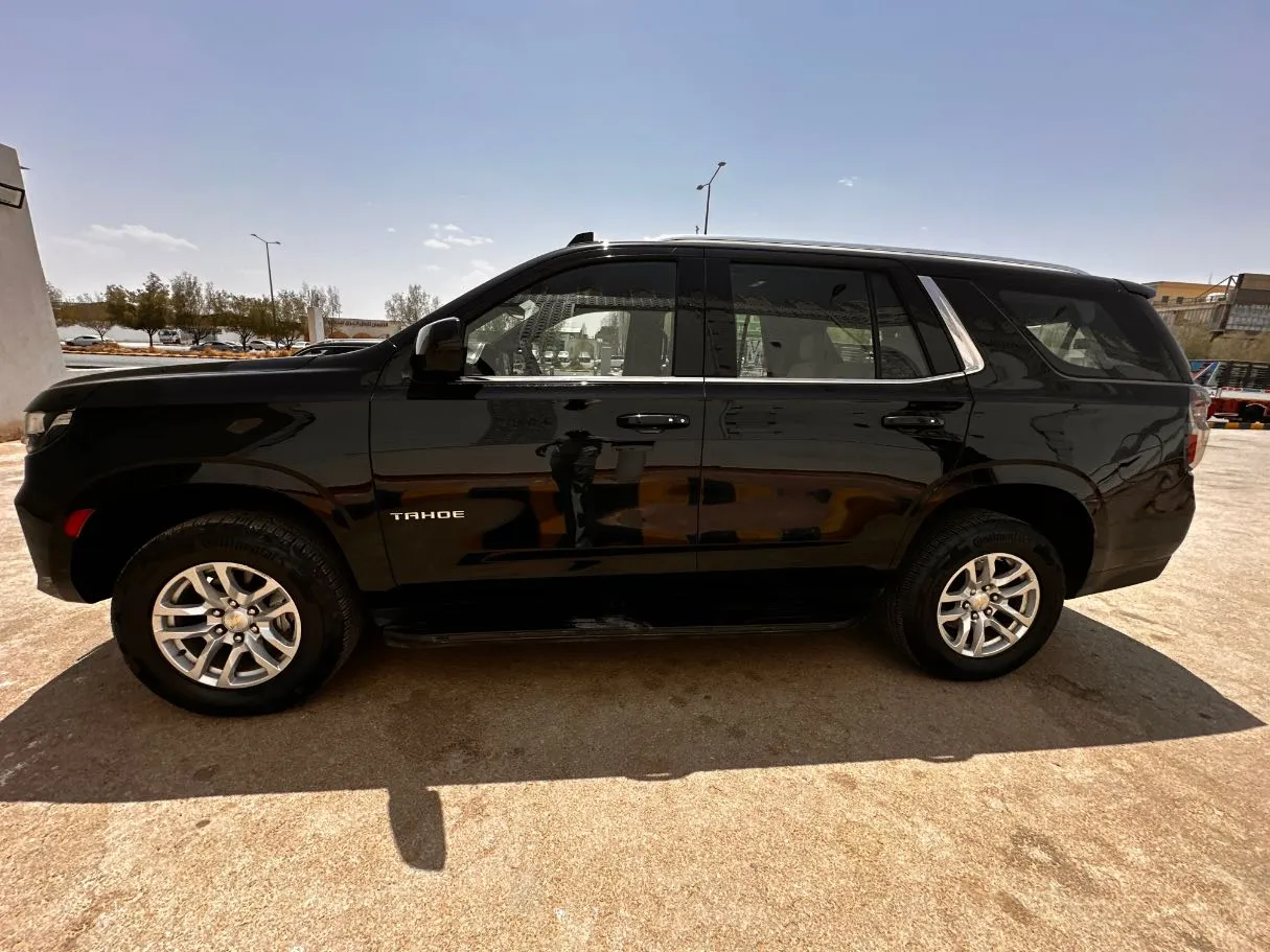 Car image 8