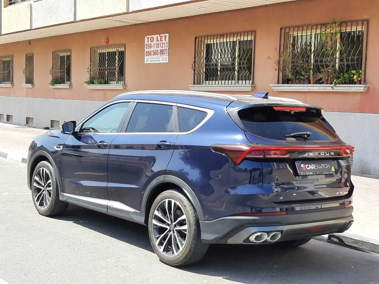 Car image 7