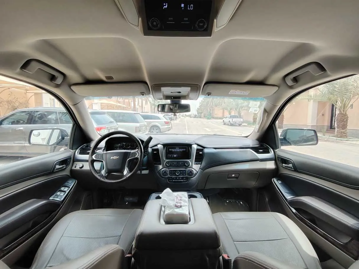 Car image 17